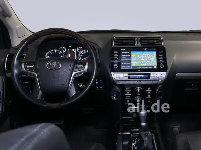 Toyota Land Cruiser view 6