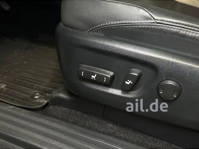 Toyota Land Cruiser view 24