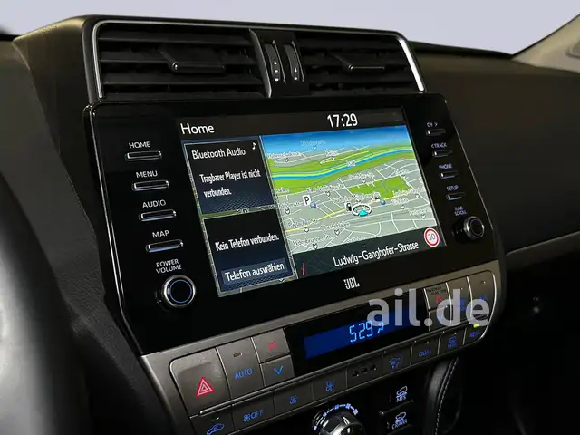 Toyota Land Cruiser view 10