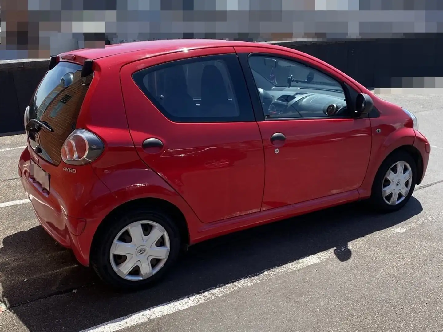 Toyota Aygo Aygo 1.0i VVT-i Car Dance Rouge - 2