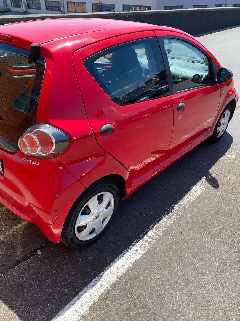Toyota Aygo Aygo 1.0i VVT-i Car Dance Rouge - 1