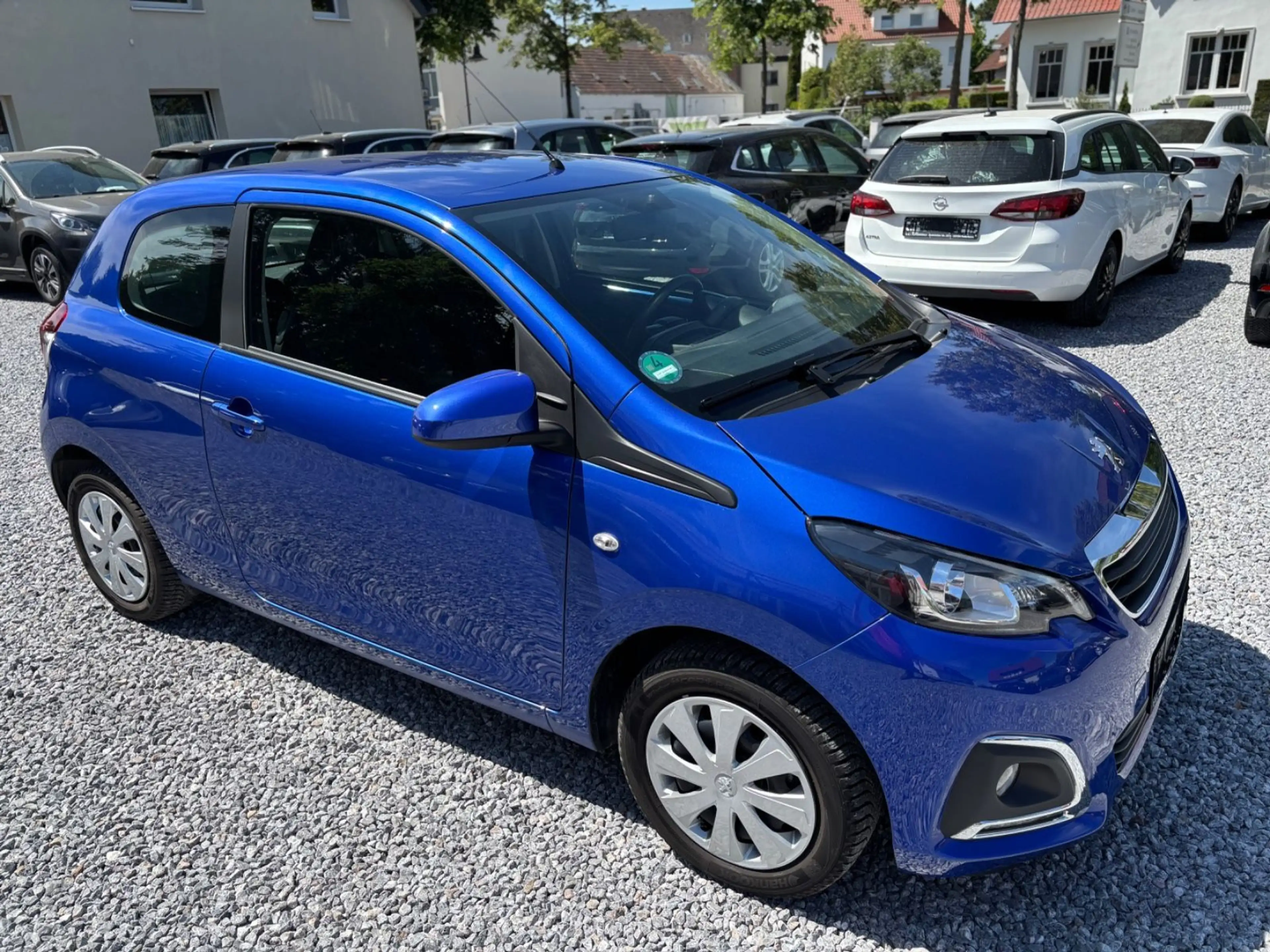 Peugeot 108 Active — photo 11