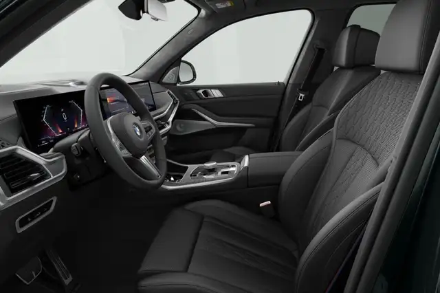 BMW X7 view 4