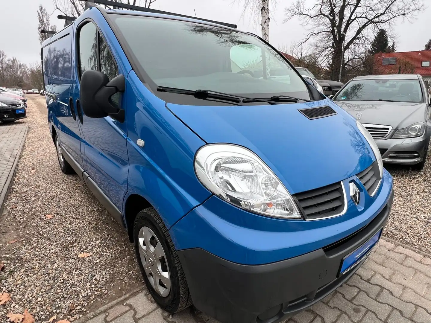 Renault Trafic Kasten L1H1*1.HD*Klima*AHK*PDC*TÜV NEU Blau - 2