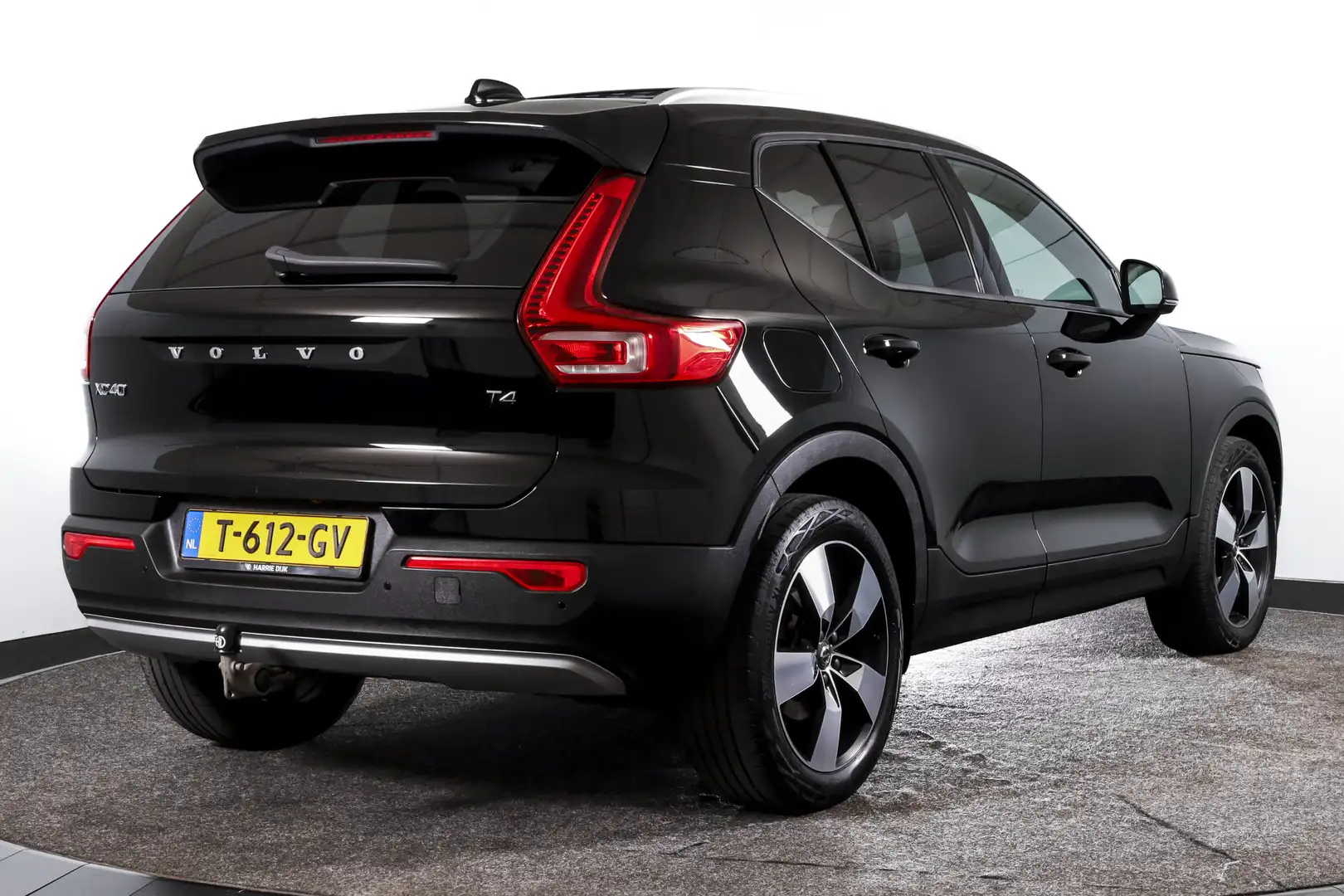 Volvo XC40 2.0 T4 190 PK Inscription - Automaat | S/K-Panodak Zwart - 2