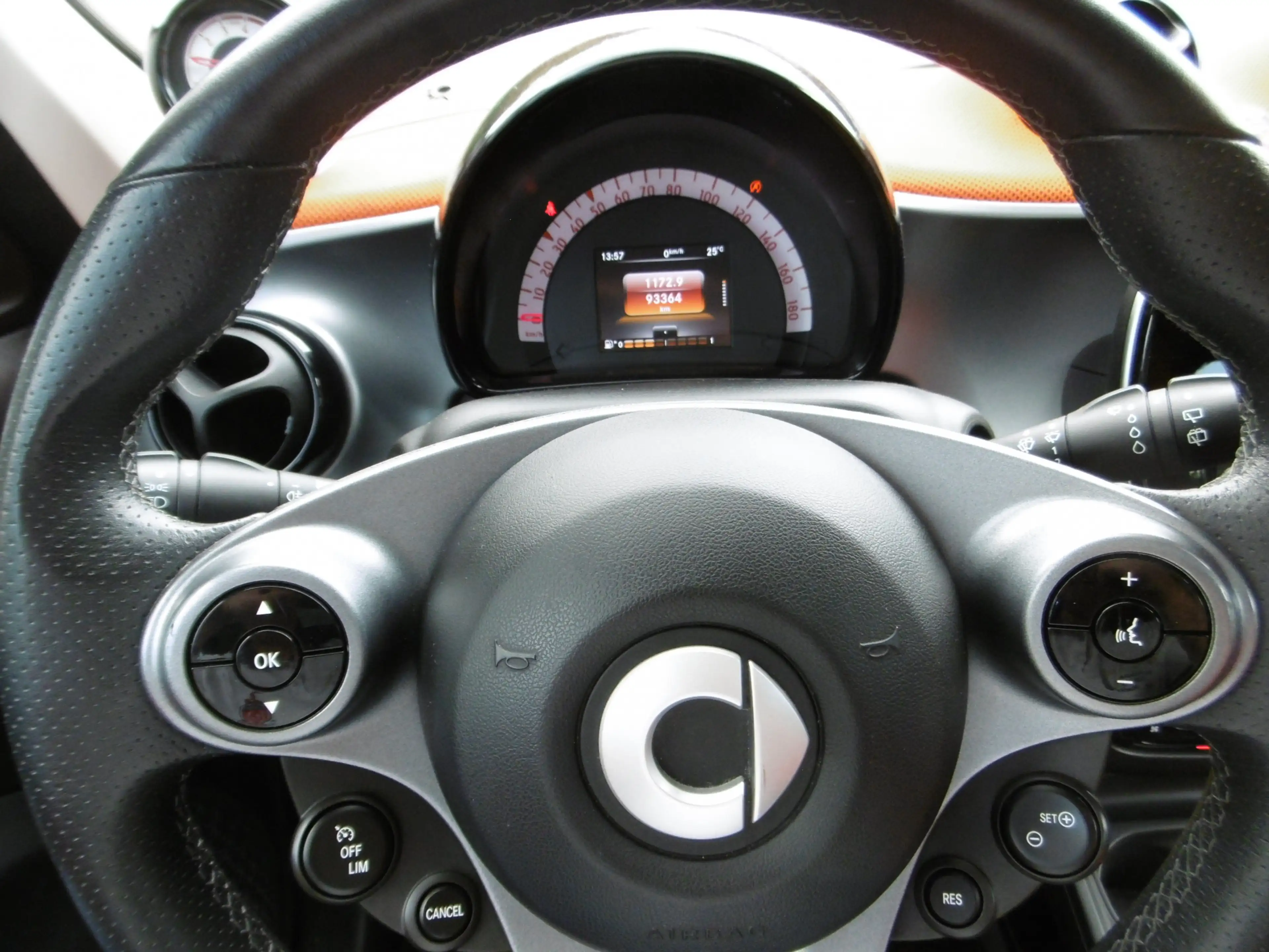 smart forFour Edition #1 Klimaaut., Panorama Sitzheiz. — photo 8