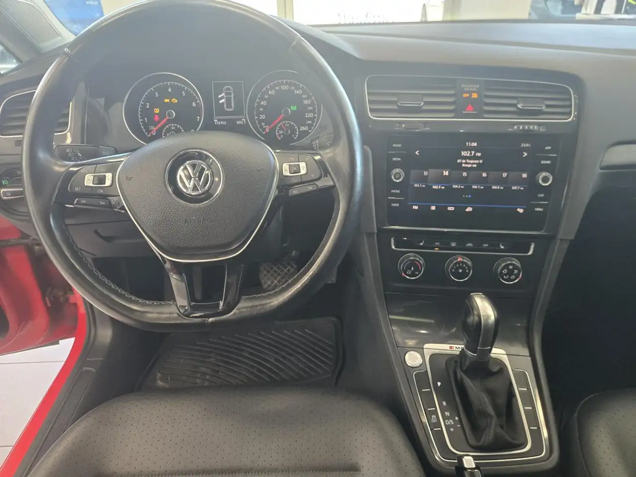 Volkswagen Golf снимка Volkswagen Golf