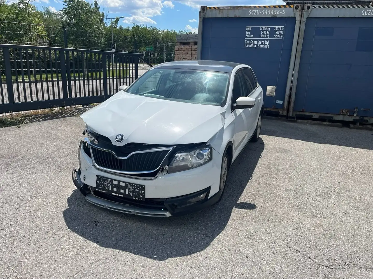 Skoda Rapid/Spaceback Sport Ambition 1,4 TDI Diesel Weiß - 1