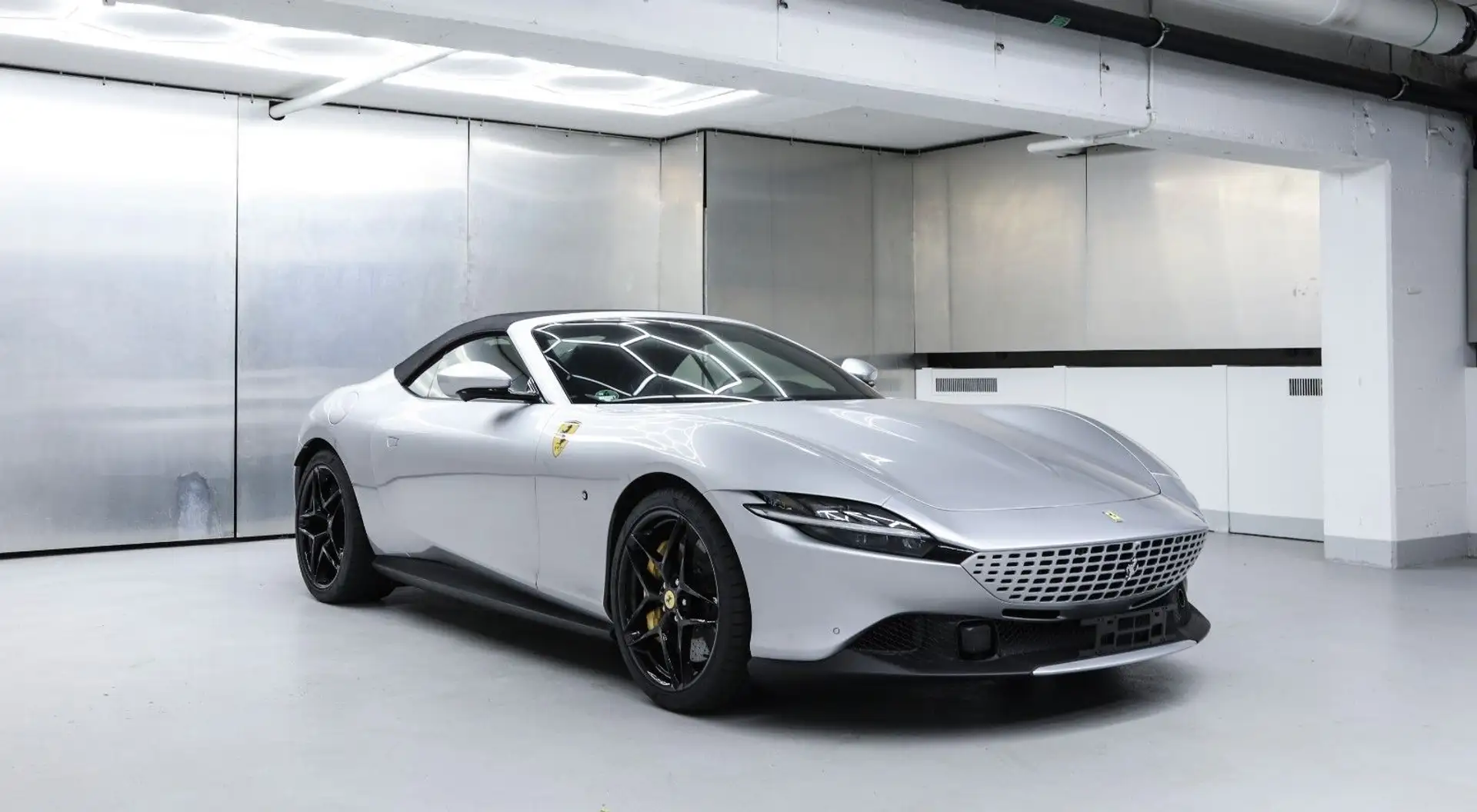 Ferrari Roma 3.9 T V8 Spider 1.Hand Carbon Passenger Dis Argent - 1