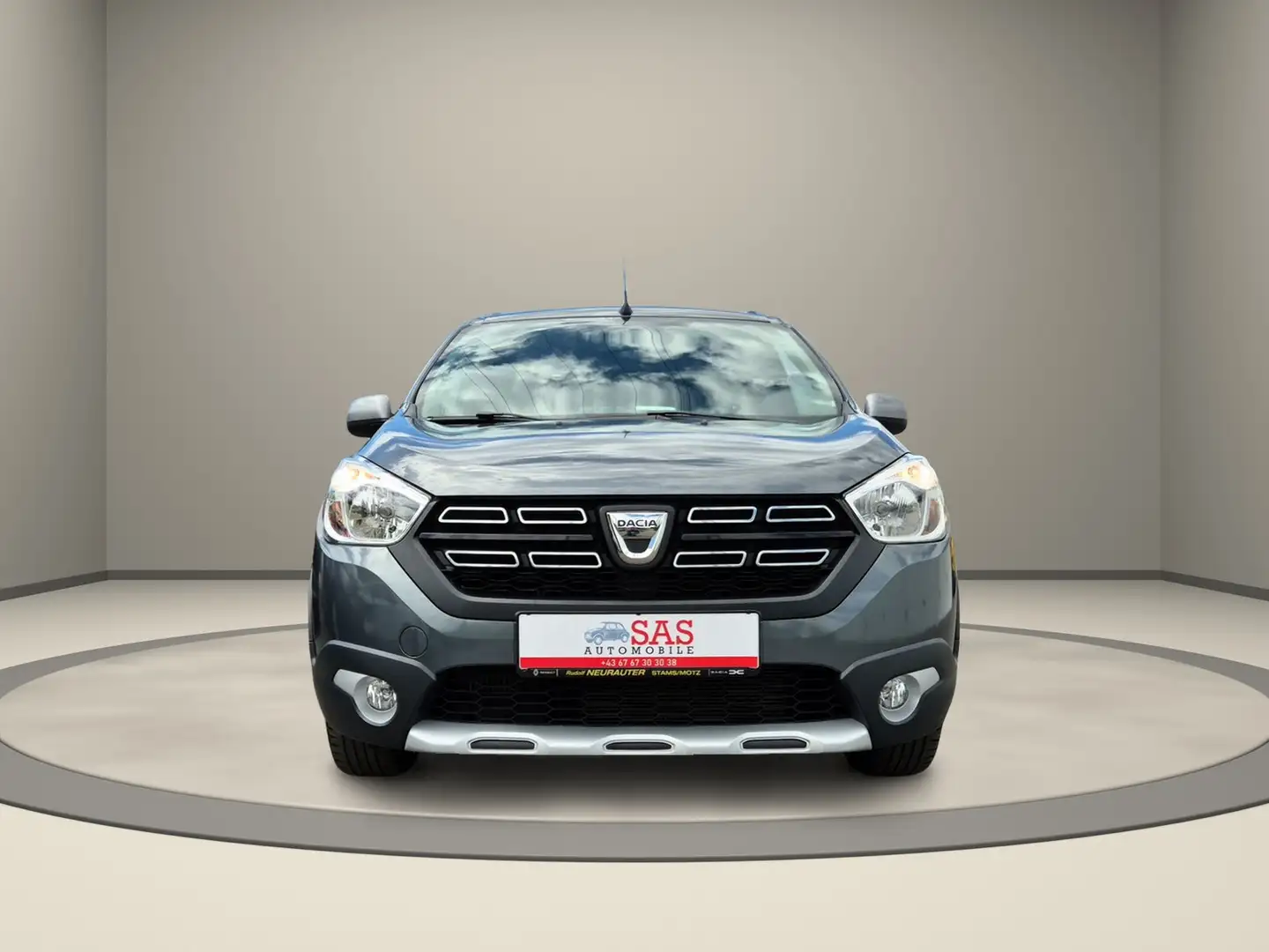 Dacia Lodgy Stepway Grau - 2