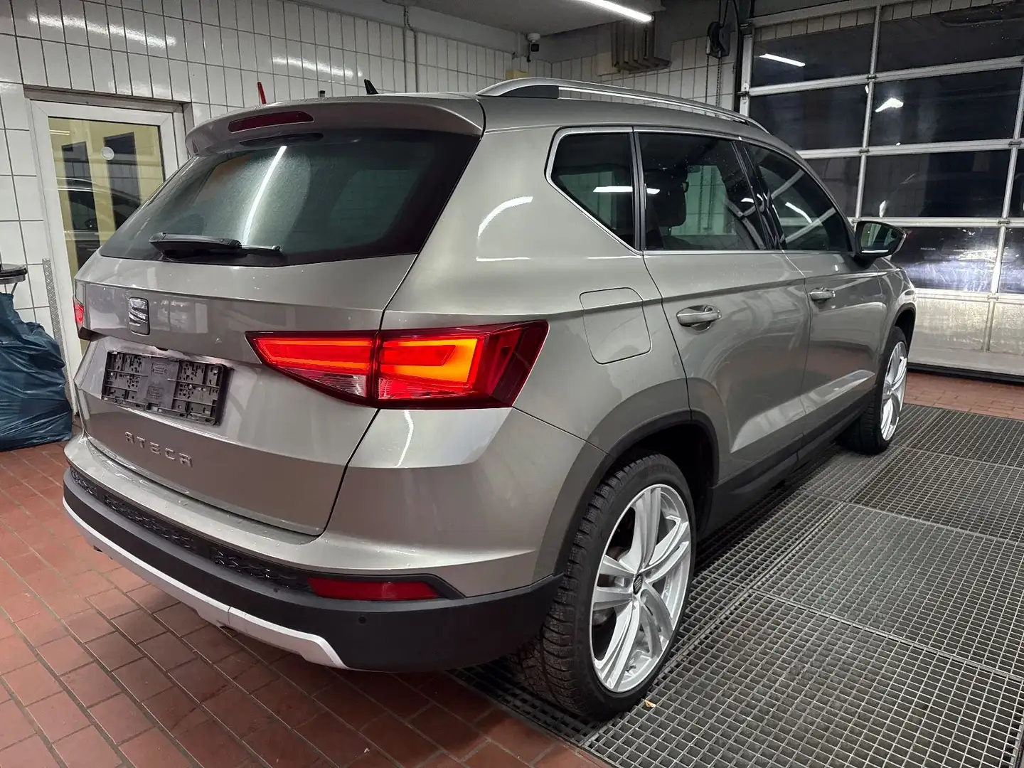SEAT Ateca Xcellence*Pano*360°Kamera*LED*Alcantara* Beige - 2