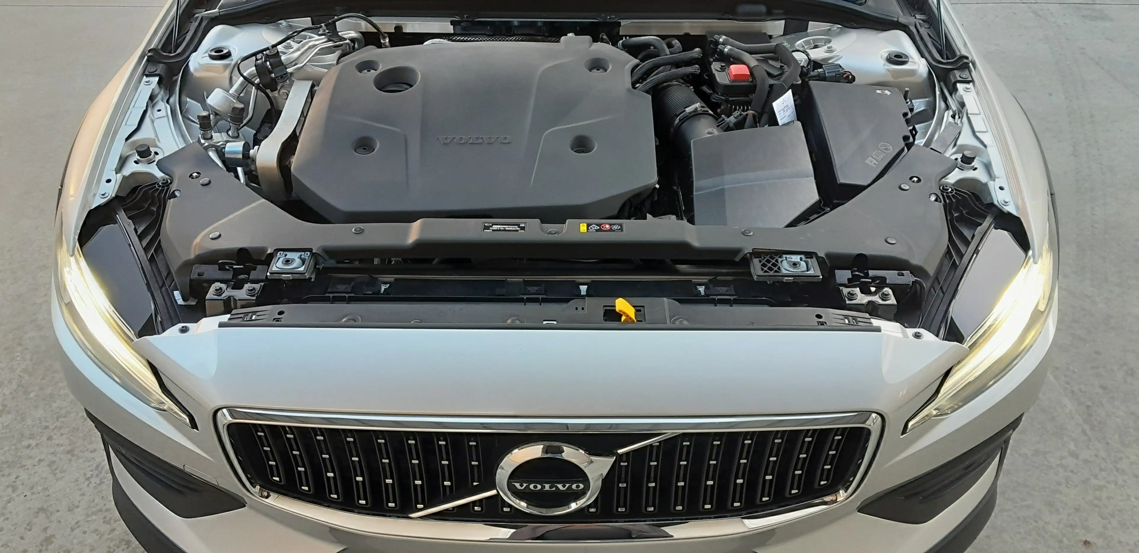 Volvo V60 Cross Country B4 AWD Geartronic | Mild Hybrid Diesel — photo 14
