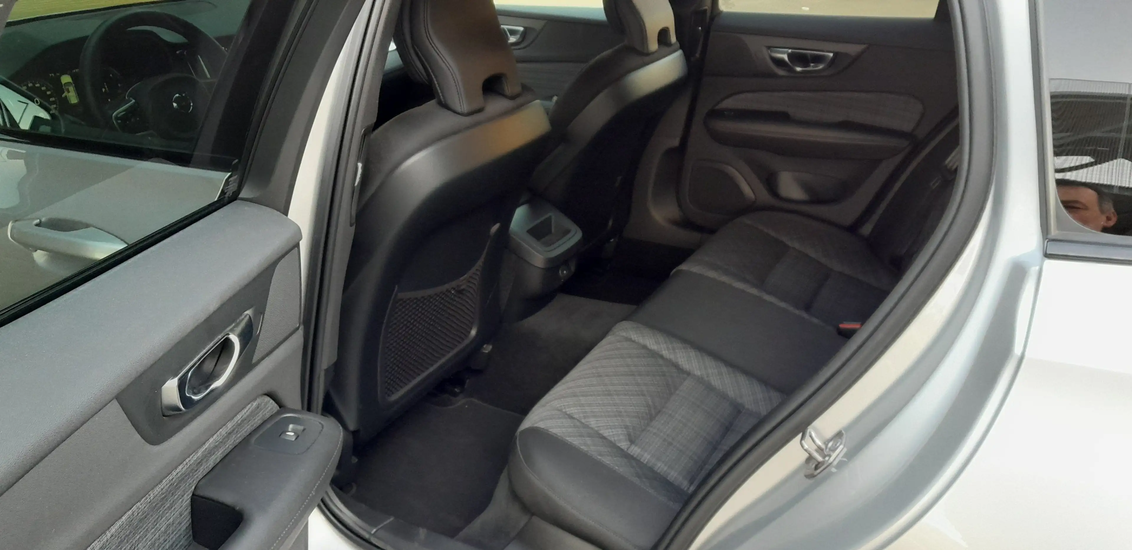 Volvo V60 Cross Country B4 AWD Geartronic | Mild Hybrid Diesel — photo 10