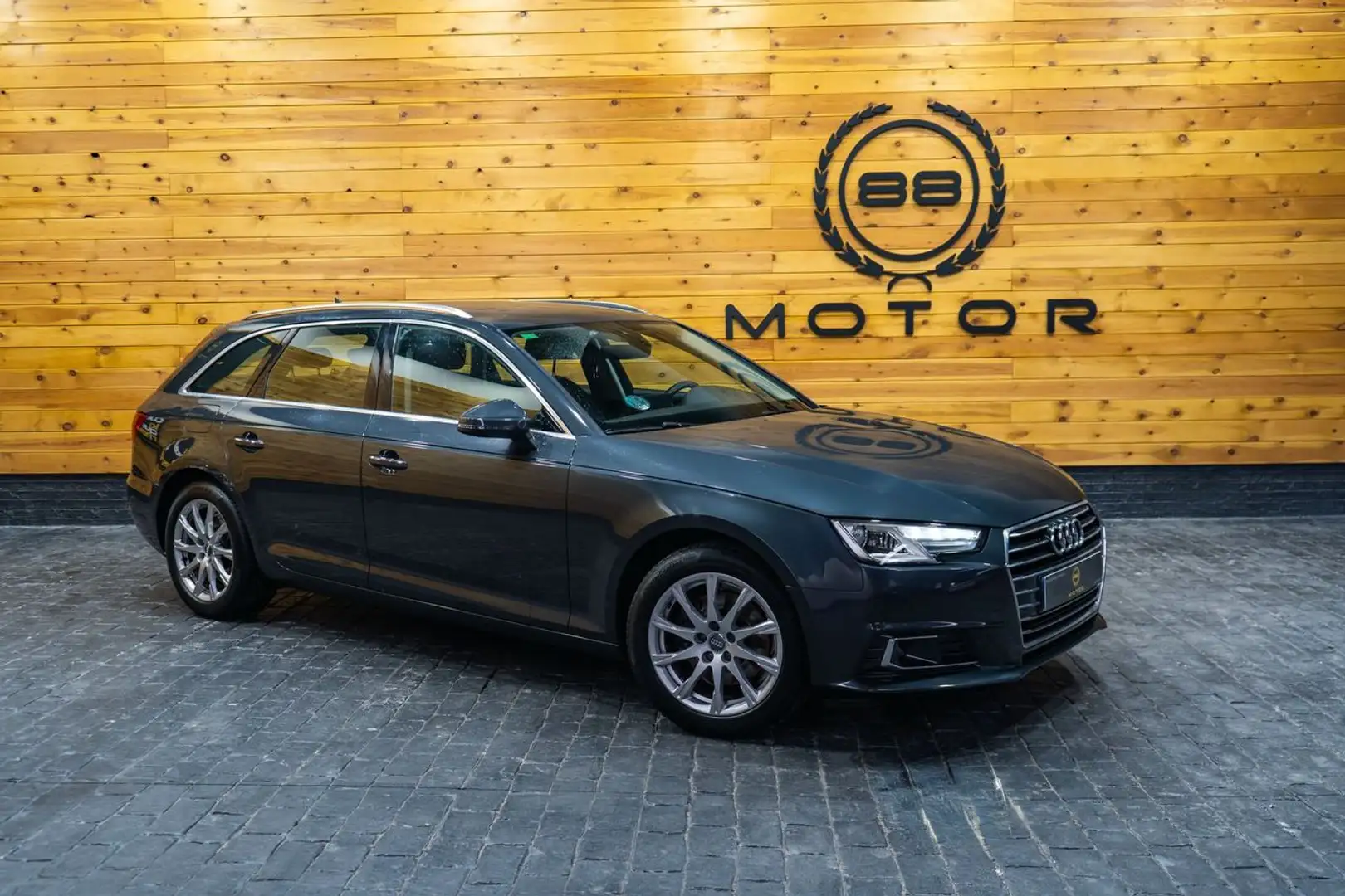 Audi A4 Avant 2.0TDI Advanced ed. S-T 110kW Gris - 1