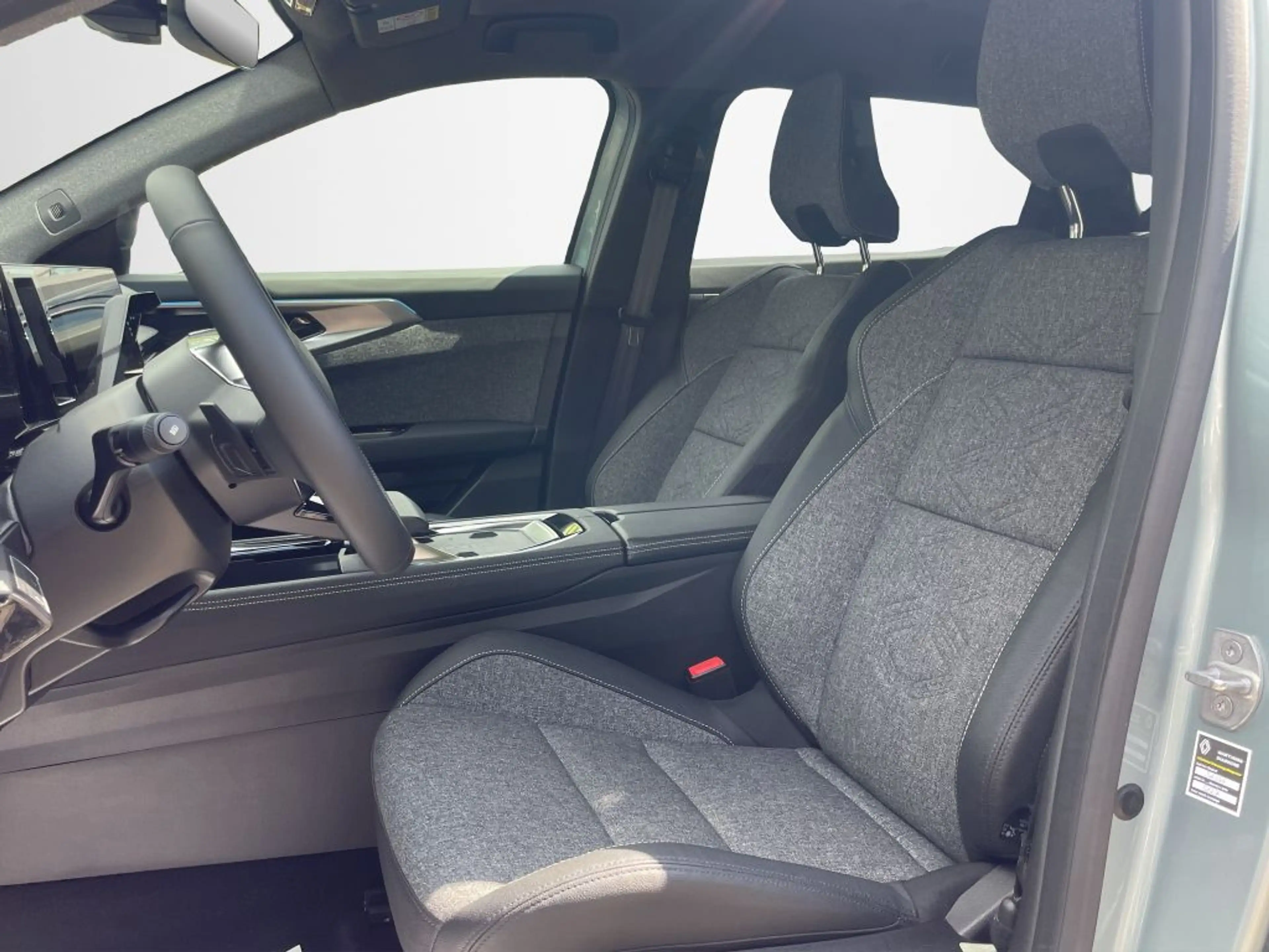 Renault Espace Full Hybrid E-TECH 200 Techno 7-Sitzer — photo 9