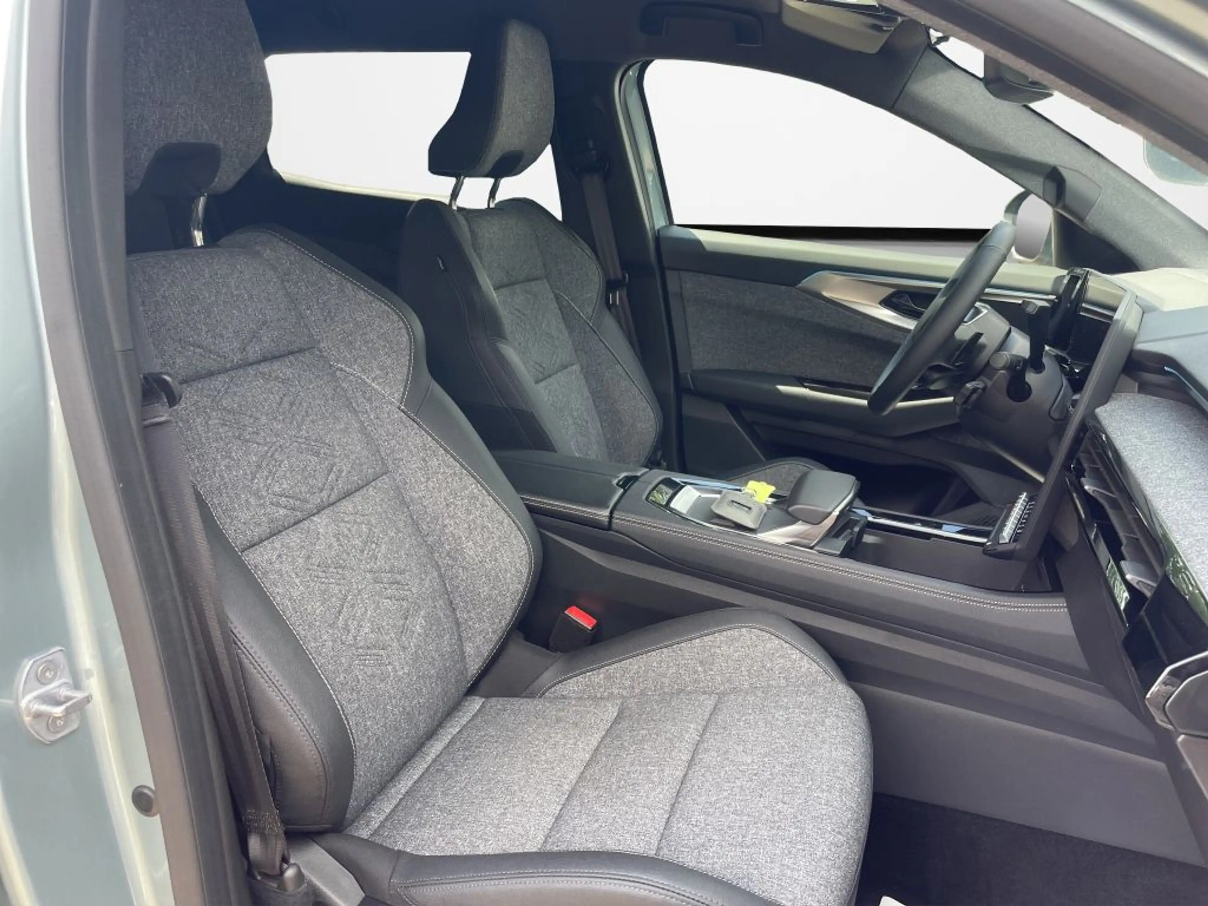 Renault Espace Full Hybrid E-TECH 200 Techno 7-Sitzer — photo 15