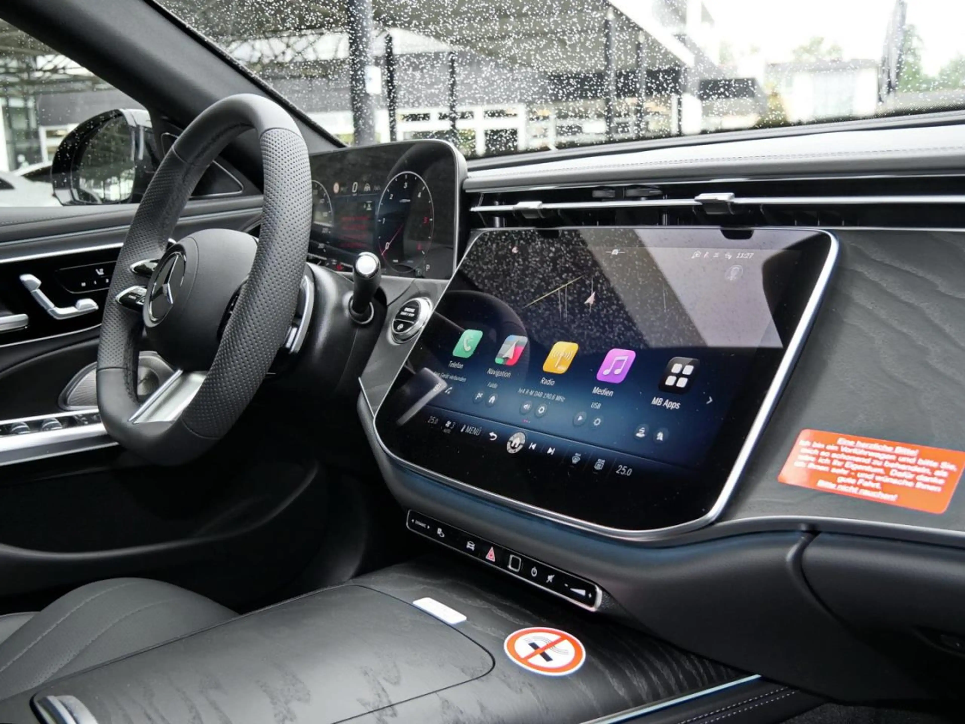 Mercedes-Benz E 220 d T-Modell AMG Night Panorama Distronic — photo 9