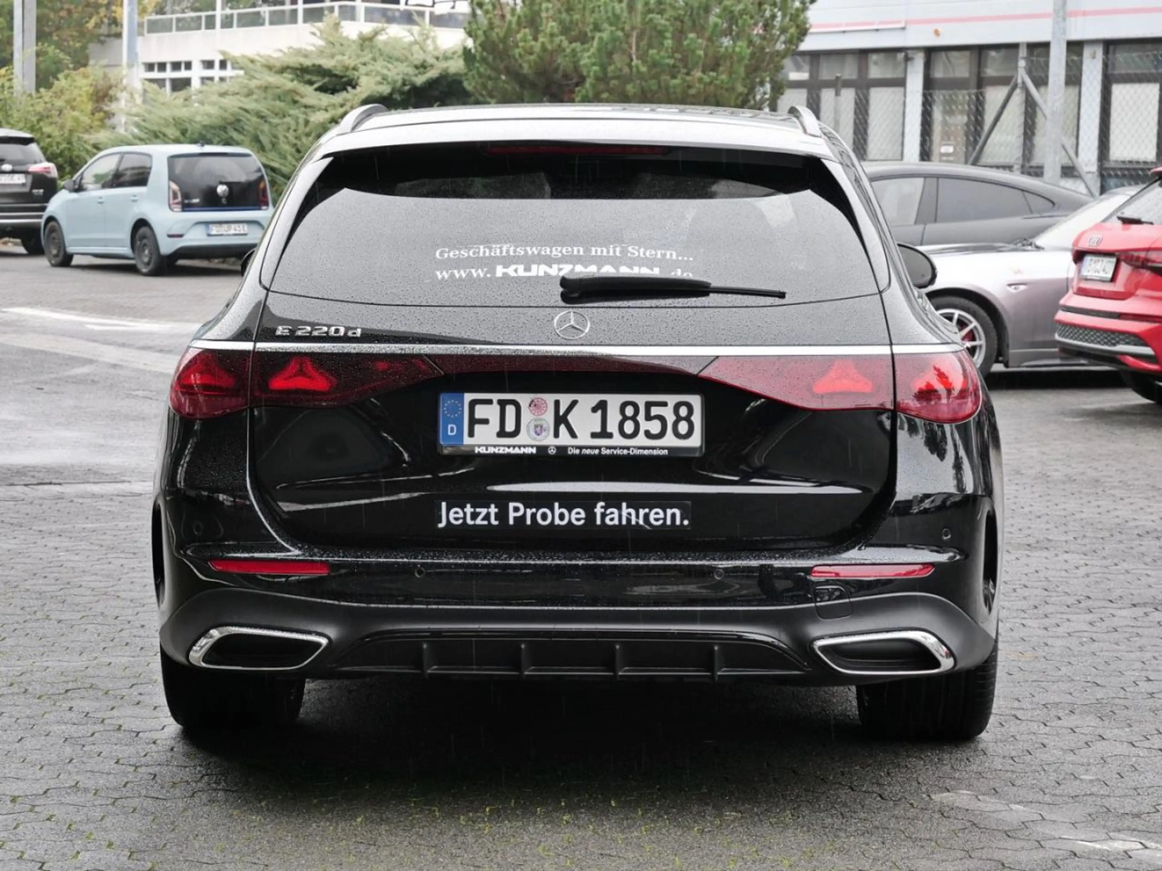 Mercedes-Benz E 220 d T-Modell AMG Night Panorama Distronic — photo 4