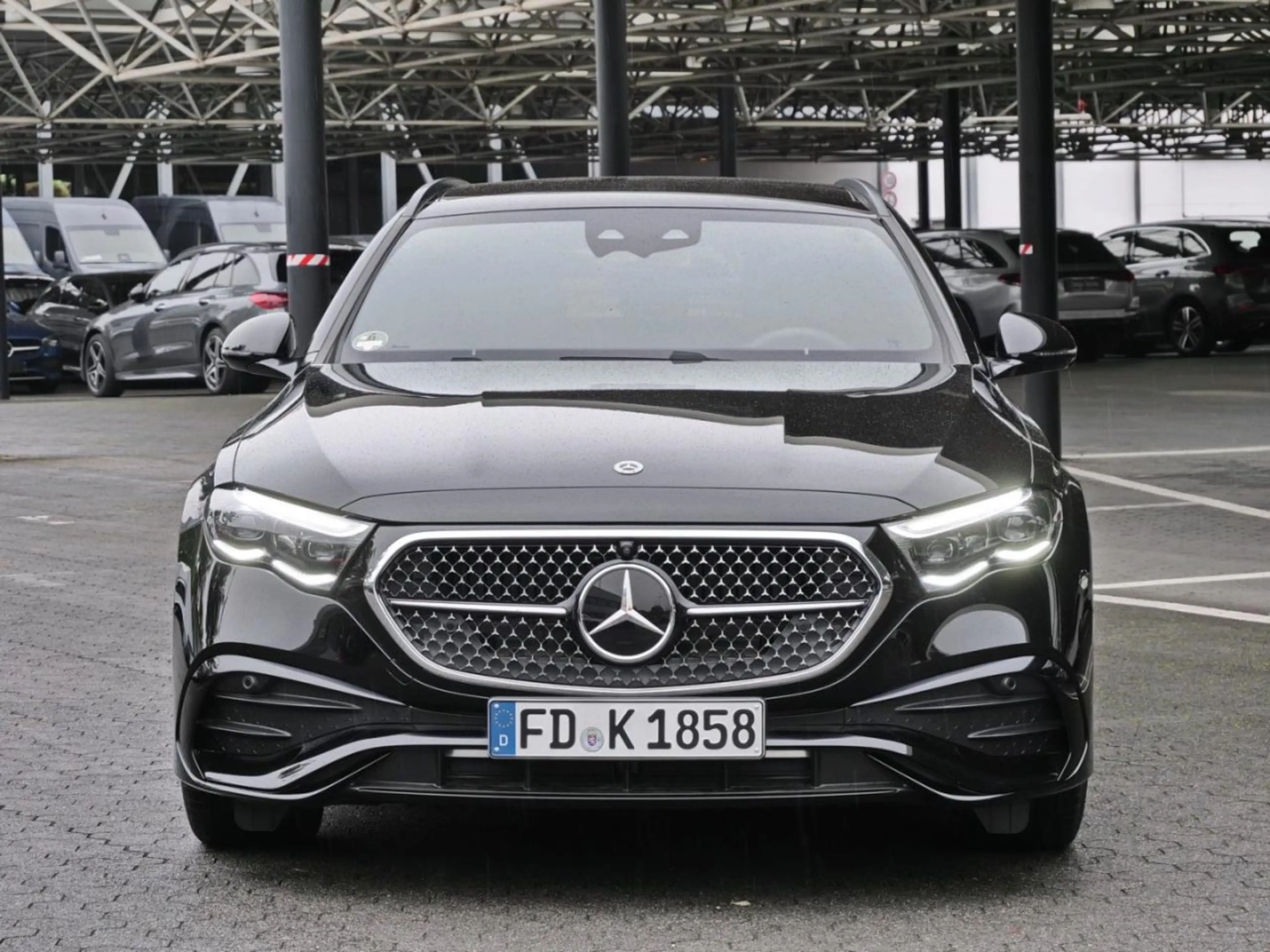 Mercedes-Benz E 220 d T-Modell AMG Night Panorama Distronic — photo 2