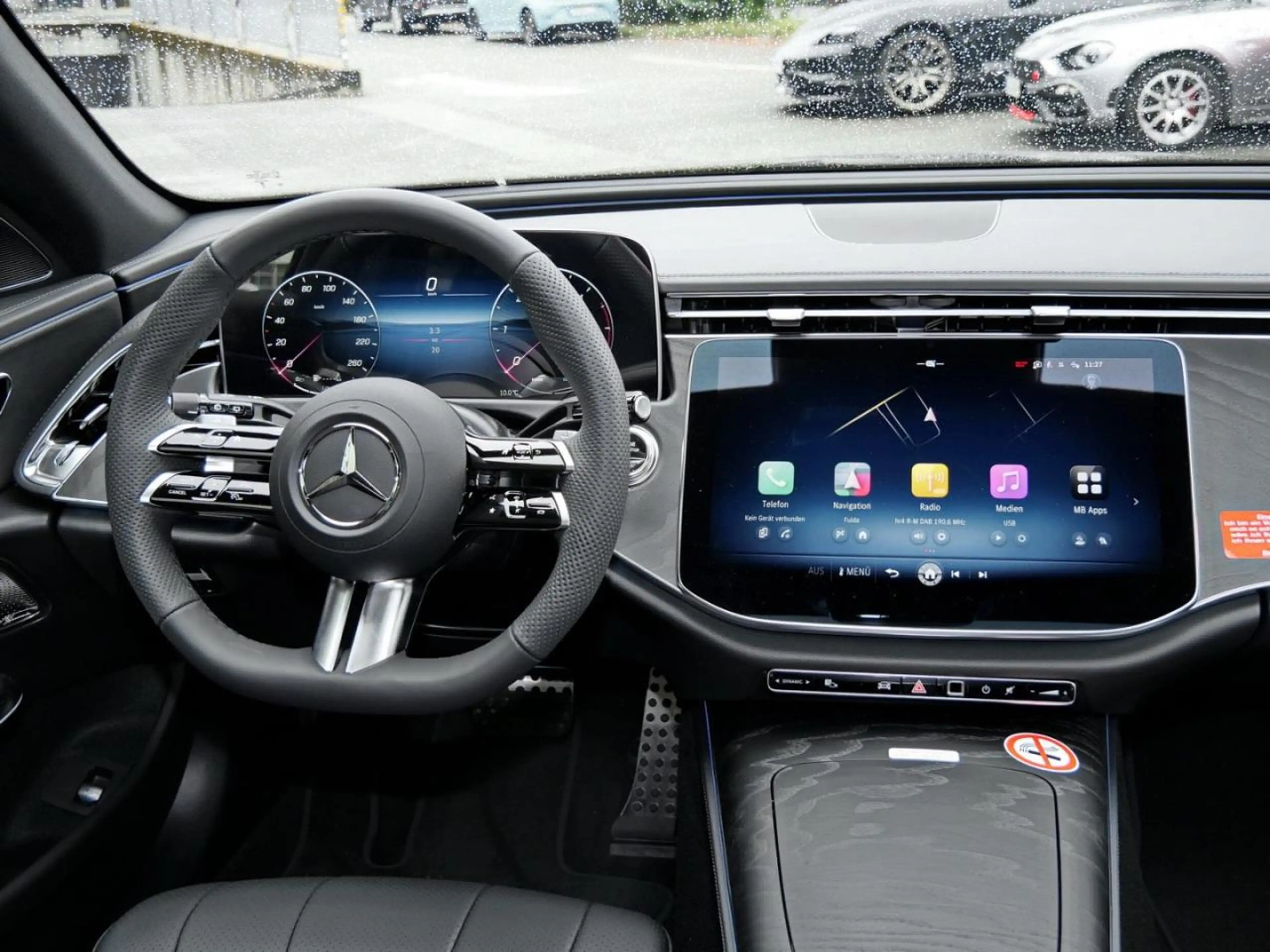Mercedes-Benz E 220 d T-Modell AMG Night Panorama Distronic — photo 8