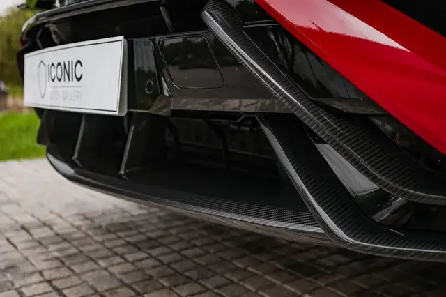 Lamborghini Urus view 5