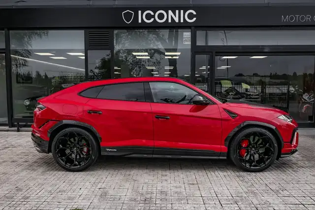 Lamborghini Urus view 9