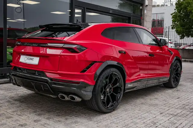 Lamborghini Urus view 8