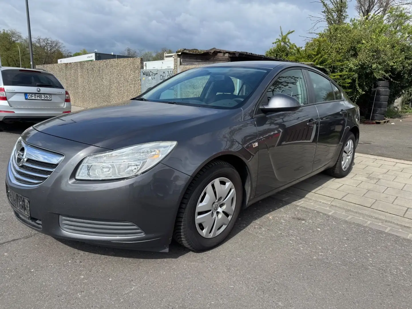 Opel Insignia A Lim. Selection*TÜV 04-2027* Grau - 2