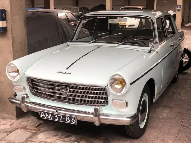 Peugeot 404 Berline * zeer mooie gave vroege 404 *