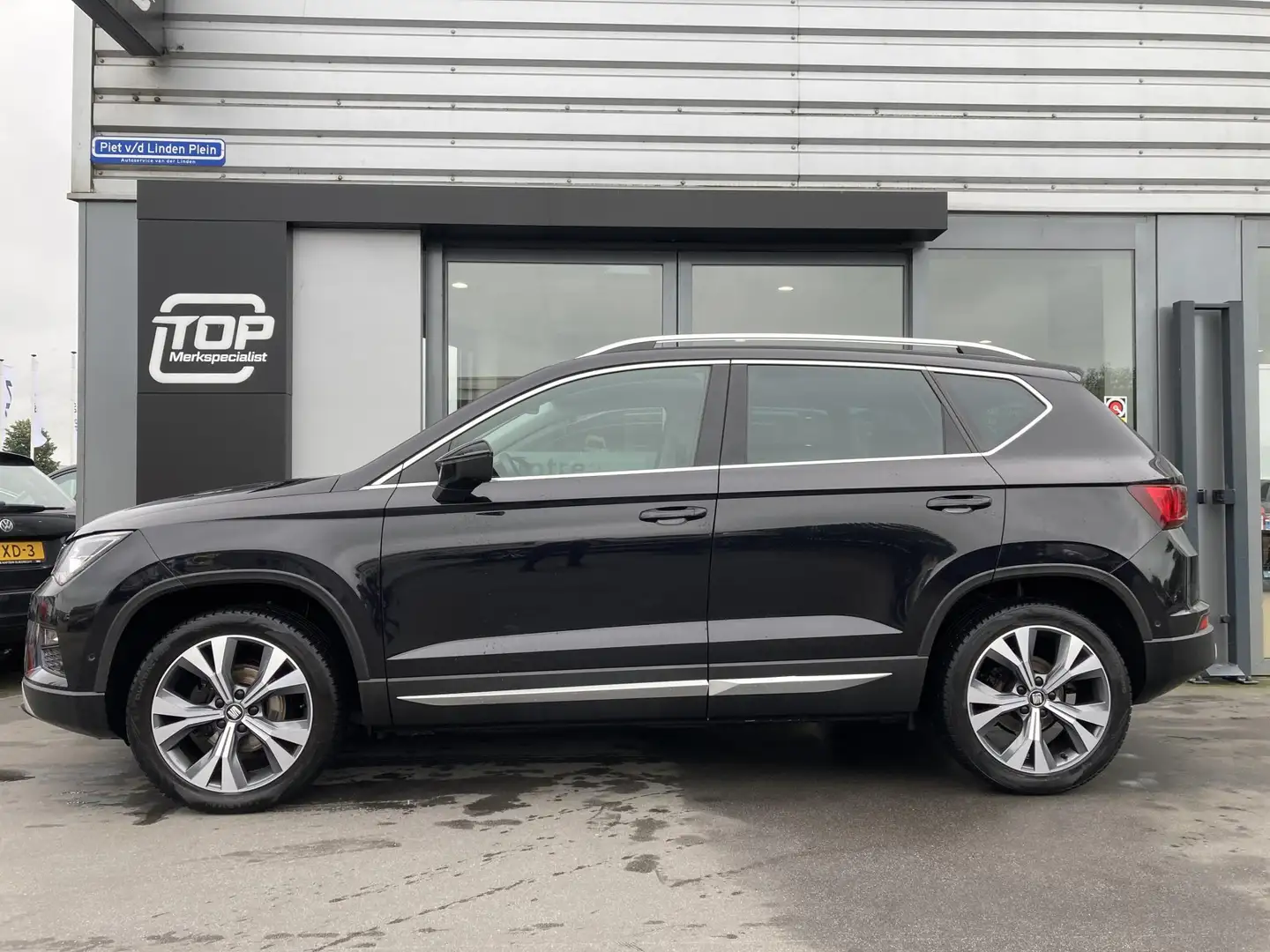 SEAT Ateca 1.0 EcoTSI Style Business Intense Trekhaak Zwart - 2
