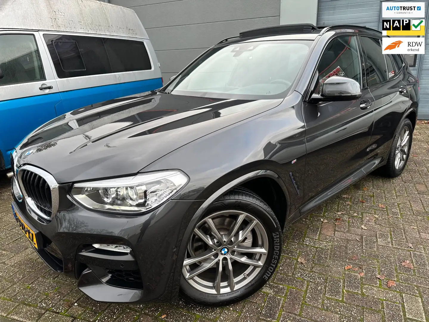 BMW X3 XDrive20i High Executive 2019 184PK M PAKKET PANO Noir - 1