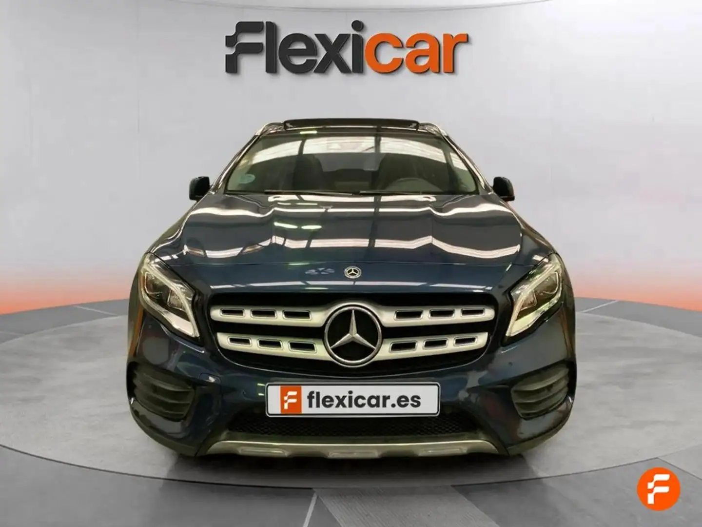 Mercedes-Benz GLA 180 Amarillo - 2