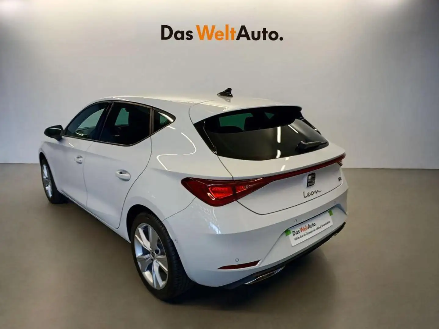 SEAT Leon 1.5 eTSI DSG-7 S&S FR Special Edition 150 Blanco - 2