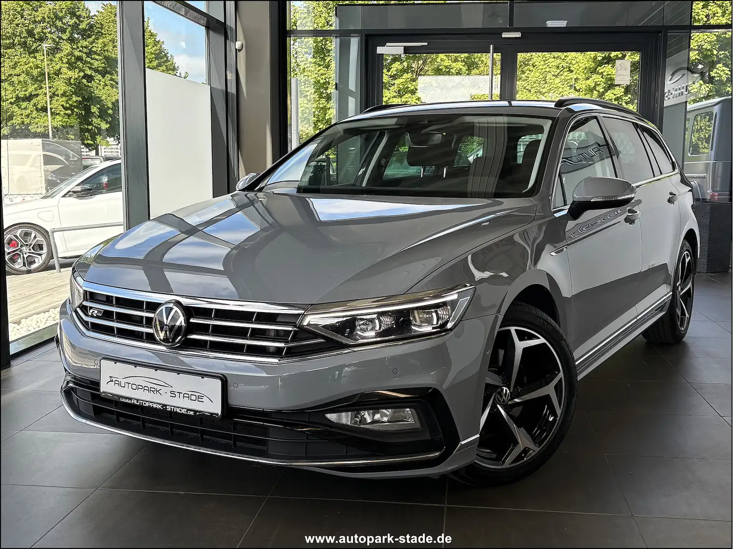 Volkswagen Passat Var. 2.0 TDI R-line ACC AID Massage Gris - 2