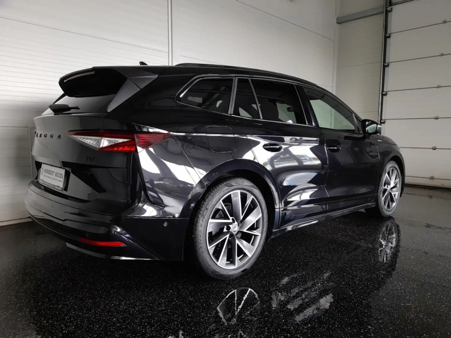 Skoda Enyaq IV SPORTLINE 4x4 82kWh Aut. *20 ZOLL / VOLL LED / NAVI / LEDER-ALCANTARA / KAMERA / 3-ZONEN-KLIMA* Schwarz - 2