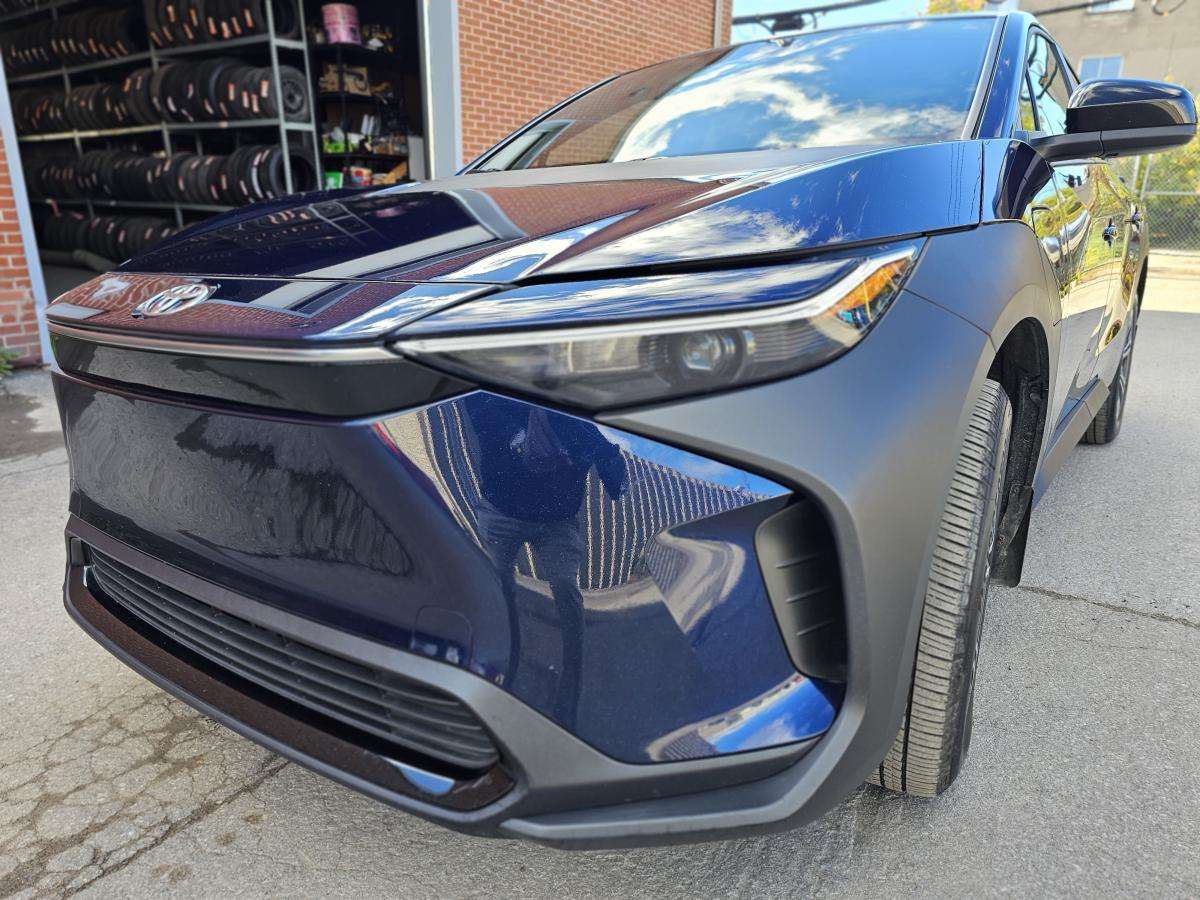 2024 Toyota bZ4X LE TA