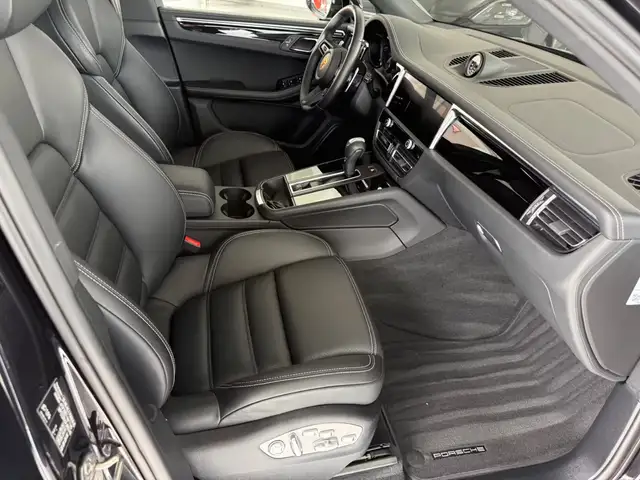 Porsche Macan view 15