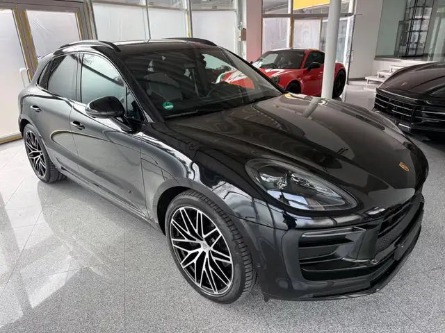 Porsche Macan view 7