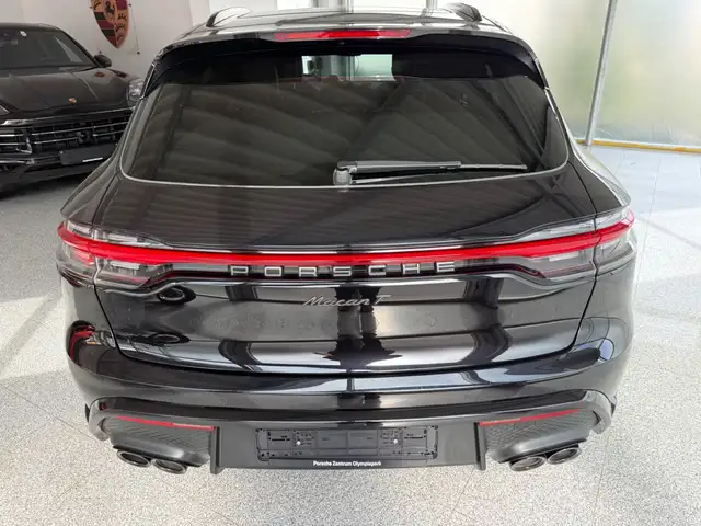 Porsche Macan view 9