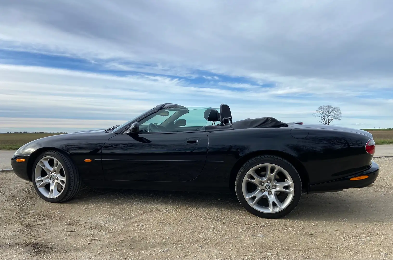 Jaguar XK8 Cabriolet Negro - 1