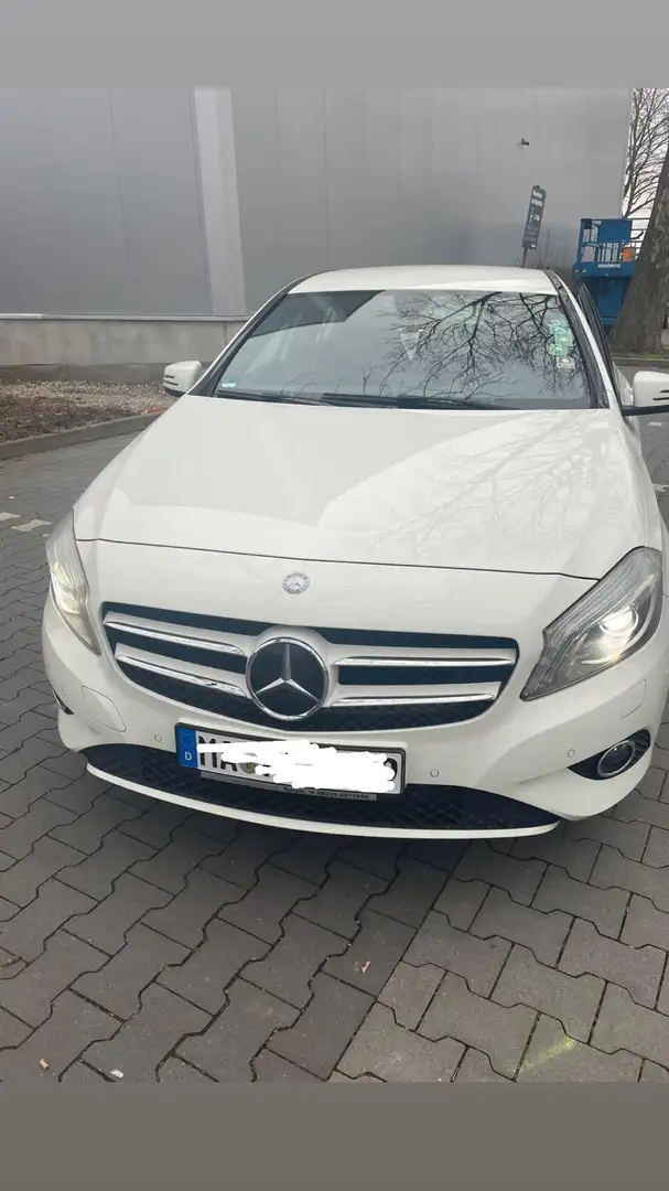 Mercedes-Benz 180 **NAVI, PARKPILOT,SITZHEIZUNG,VHB** Blanco - 2