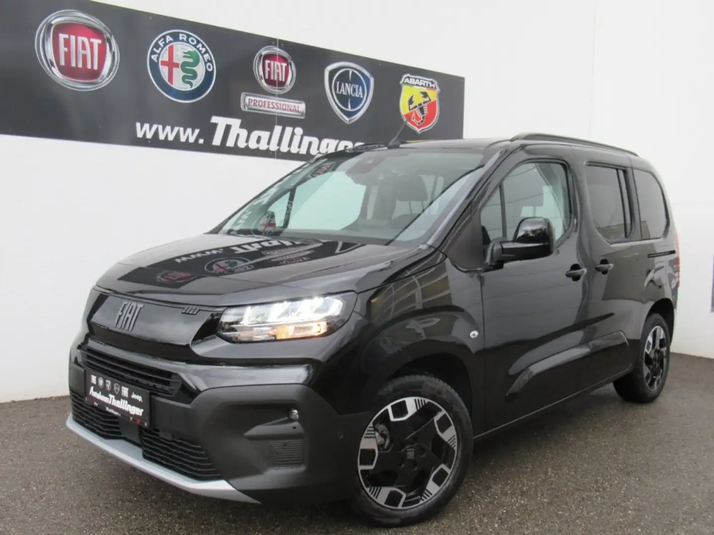 Fiat Doblo M 130 BLUEHDI **VOLLAUSSTATTUNG** Schwarz - 2
