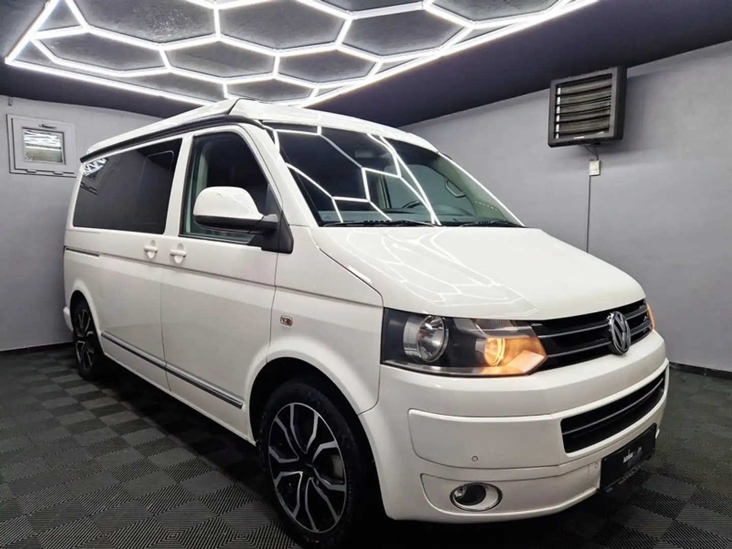 Volkswagen T5 California 2.0 TDI Highline 4Motion |AUTOM|LEDER|STHZ Bianco - 2