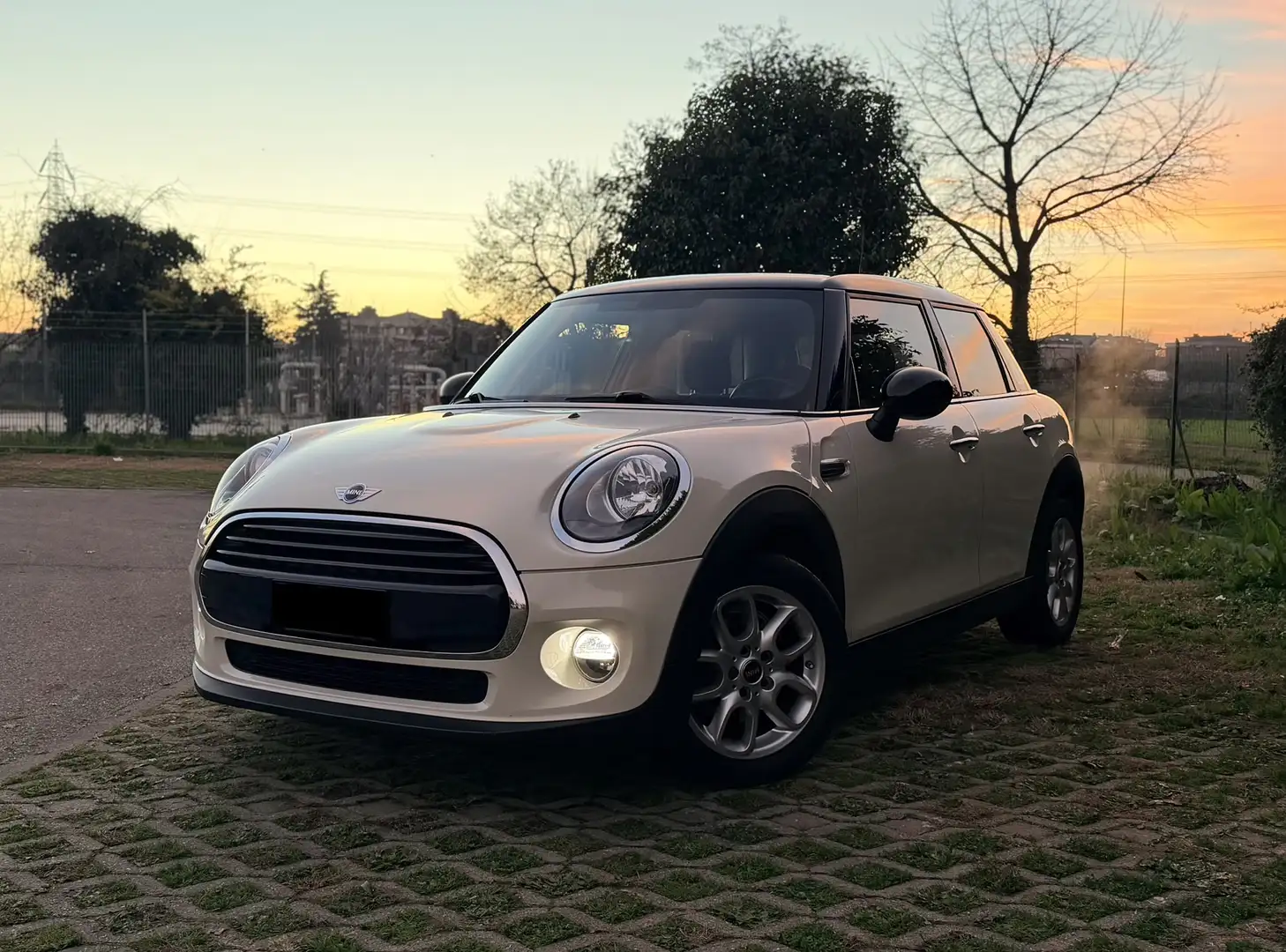 MINI Cooper D 1.5 Business XL 5p my18 Beige - 1