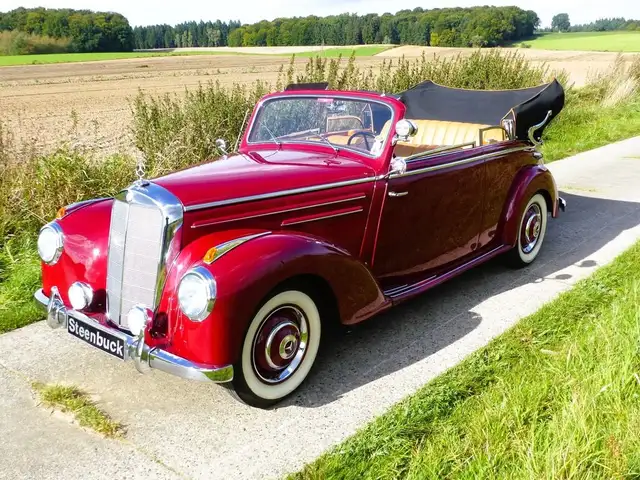 Mercedes-Benz 220 (W 187) Cabriolet B - Zweitürer mit 4 Sitzen