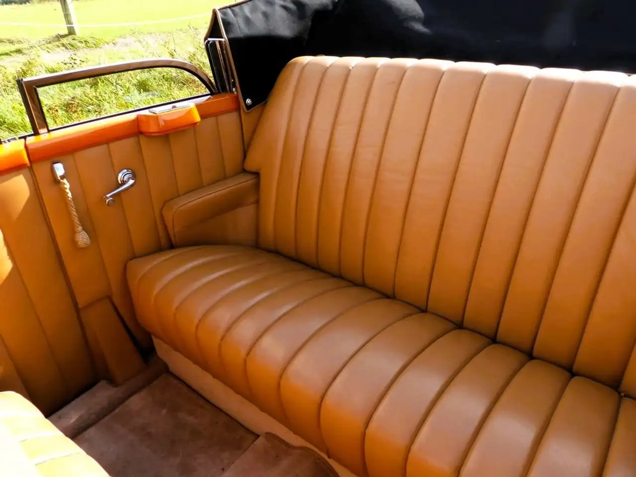Mercedes-Benz 220 (W 187) Cabriolet B - Zweitürer mit 4 Sitzen, foto 10