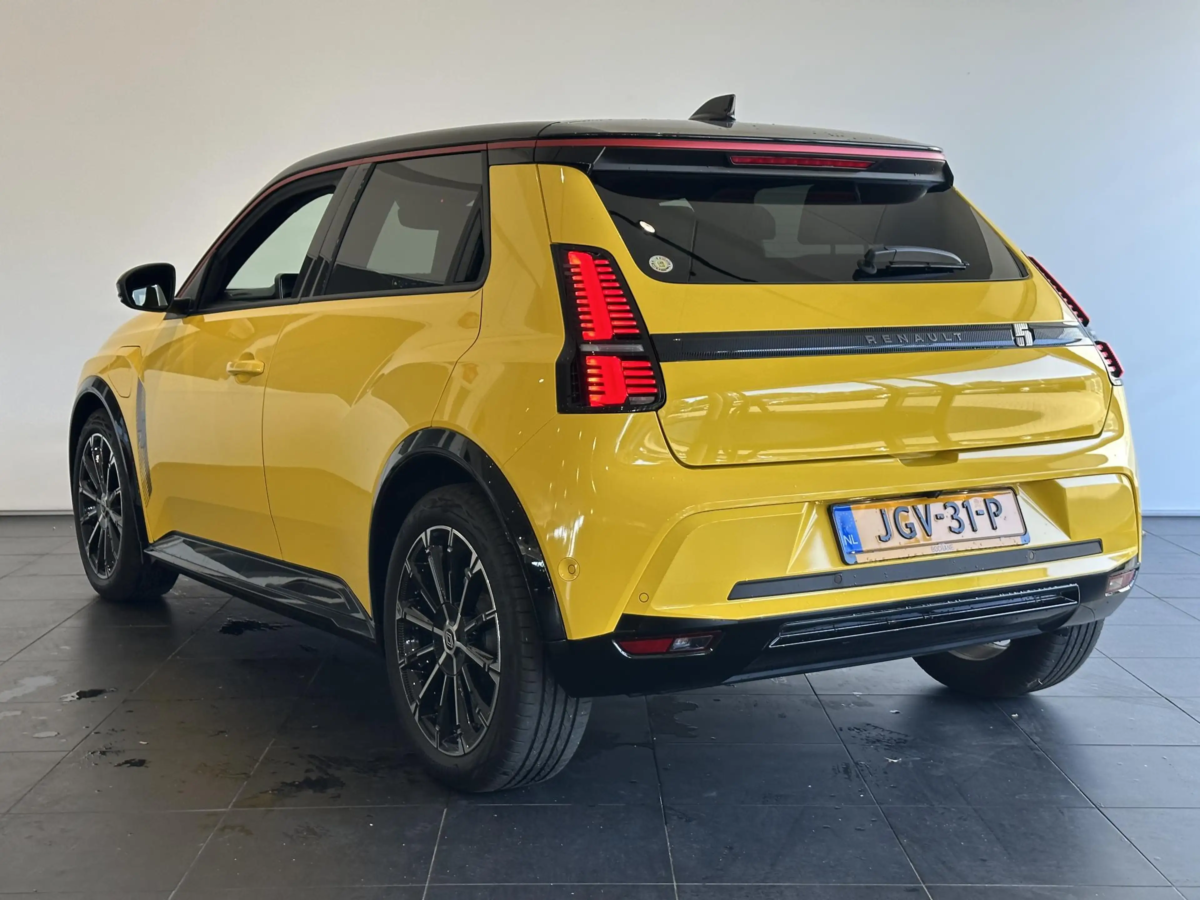 Renault R 5 urban range iconic cinq 40 kWh LAGE KM-STAND | 1E — photo 6