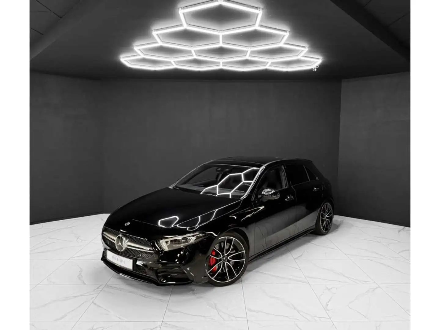Mercedes-Benz A 35 AMG A35 AMG Černá - 1