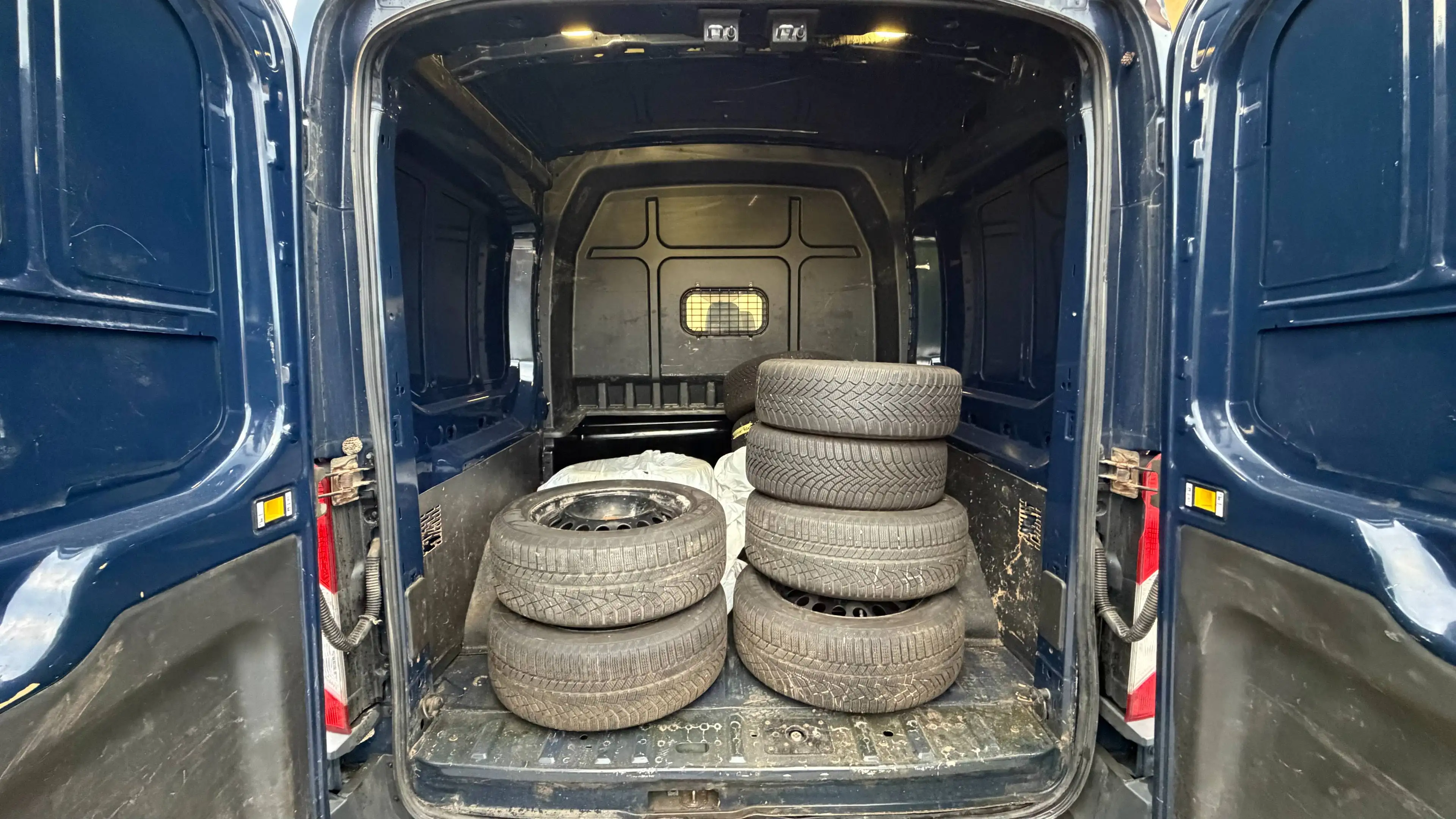 Ford Transit 350 L2 H2 DOKKA ALLRAD — photo 17