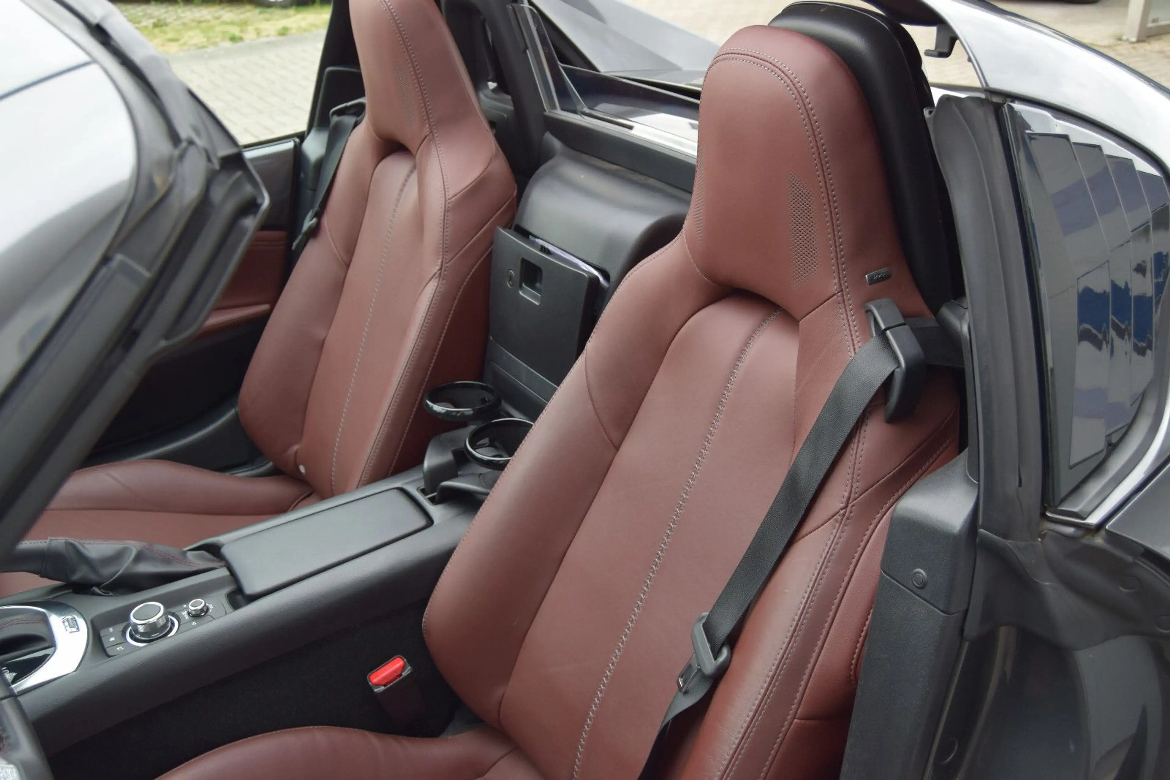 Mazda MX-5 RF!AUTOMATIK! Sports-Line,Navi,Leder,LED,,, — photo 13